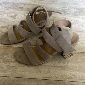 Vionic Perk Blair 7.5 new without box , beautiful taupe color!